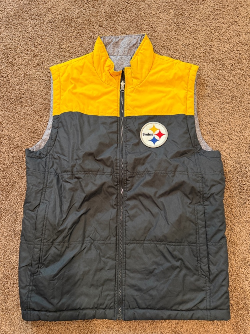 Pittsburgh Steelers Sleeveless Reversible Puffer Vest in Black and Gold